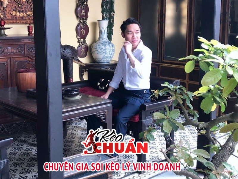 chuyen-gia-soi-keo-ly-vinh-doanh-dang-lam-viec-tai-keochuan-tv